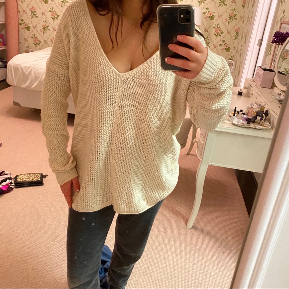 LF knit oversized reversible sweater in cream 🤍 - Picture 3 of 15
